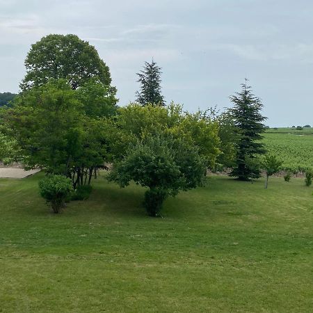 Hotel Logis Poussard Arthenac Exterior foto